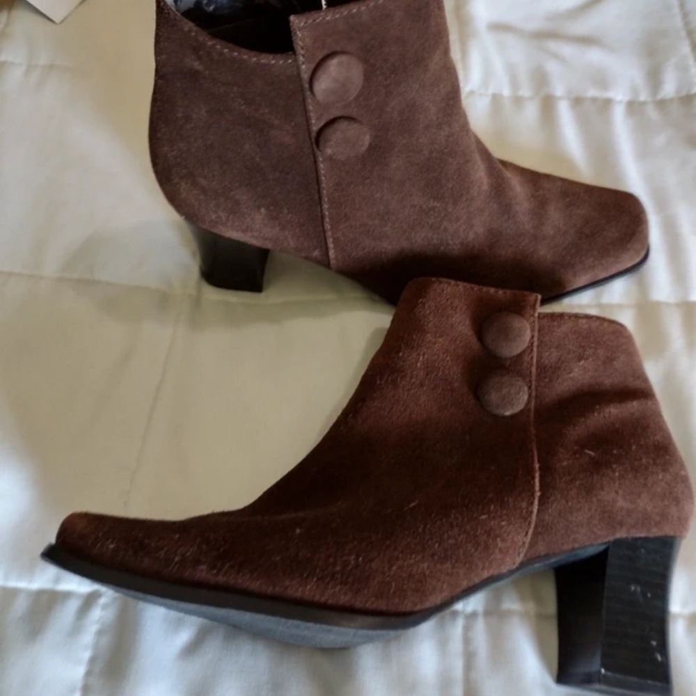 Bass Suede Brown Heeled Boots